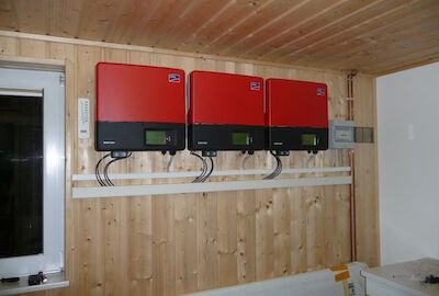 Stationierung von SMA-Wechselrichtern im Keller